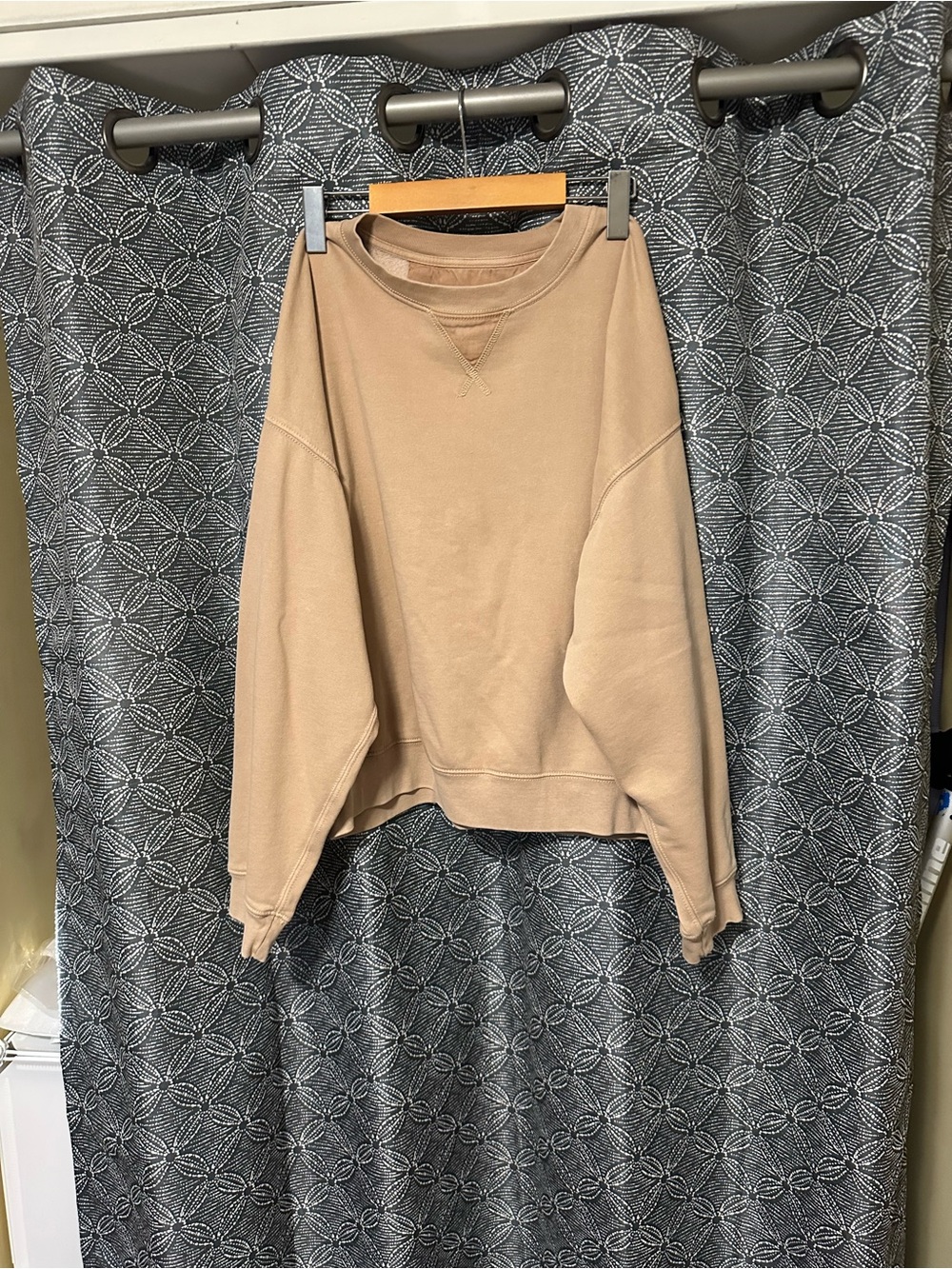 American Eagle Outfitters Crewneck Sweatshirt